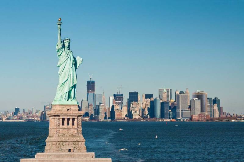 纽约 纽约 纽约   car 游船参观美国的标志性建筑自由女神,瞻仰一下