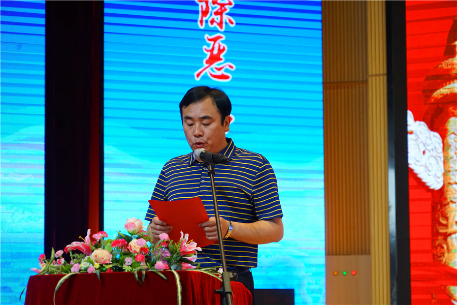 省话剧团"法制教育"巡回演出在曾国藩学校成功演出 市县领导曾春谷,黄